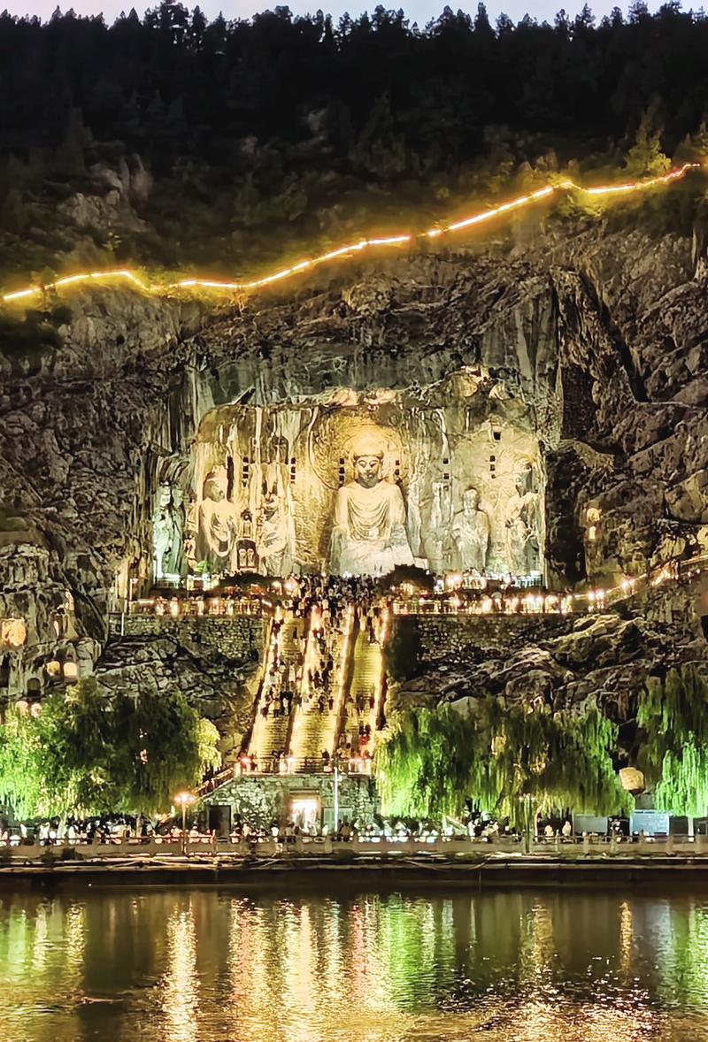 龙门石窟夜景？龙门石窟夜景图片？-第3张图片-柯迪百科
