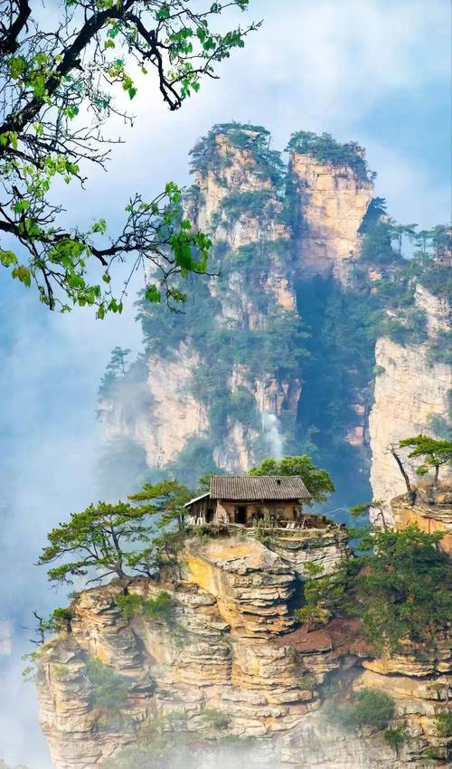 张家界旅游景点全景图，张家界旅游景点全景图片？