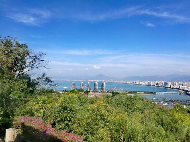 鹿回头山顶公园，鹿回头山顶公园雕塑多高？-第4张图片-柯迪百科